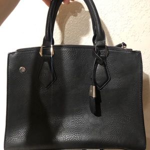 Purse. In good condition.